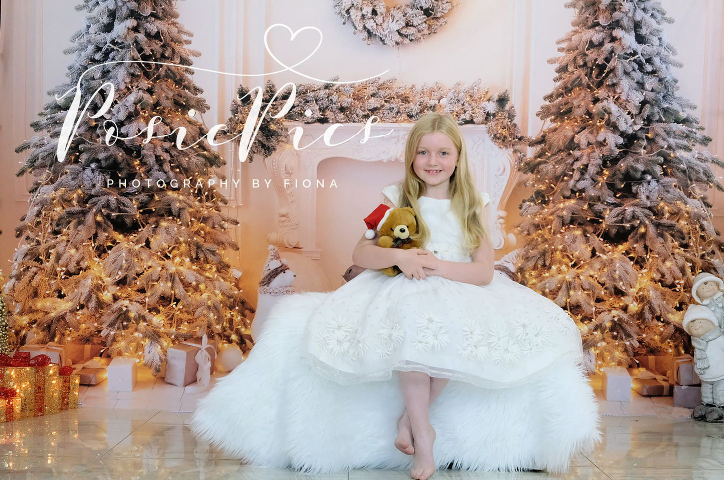 Kate ゴールデンライト暖炉クリスマスツリー背景