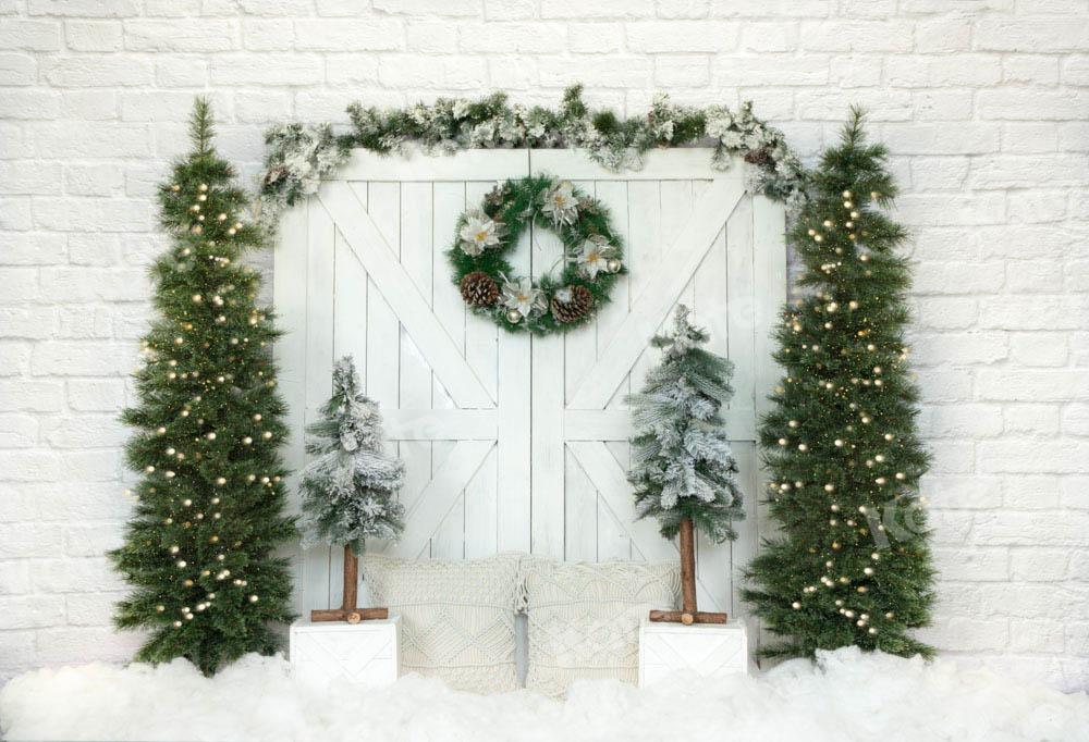 kateクリスマスツリーの背景納屋のドアの雪Emetselchによって設計