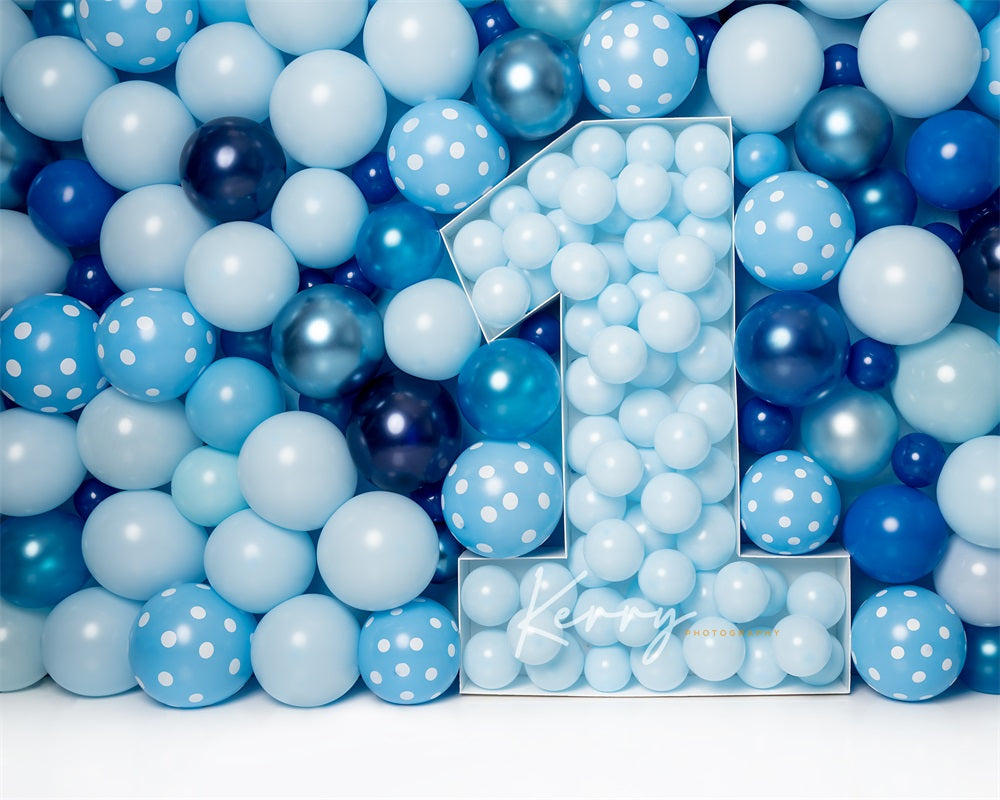Kate青い風船の壁の背景写真撮影のための最初の誕生日ケーキスマッシュKerry Anderson設計