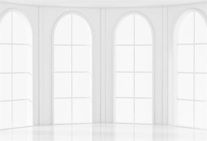 Kate写真撮影のためのアーチ型の窓の背景の白いミニマリスト