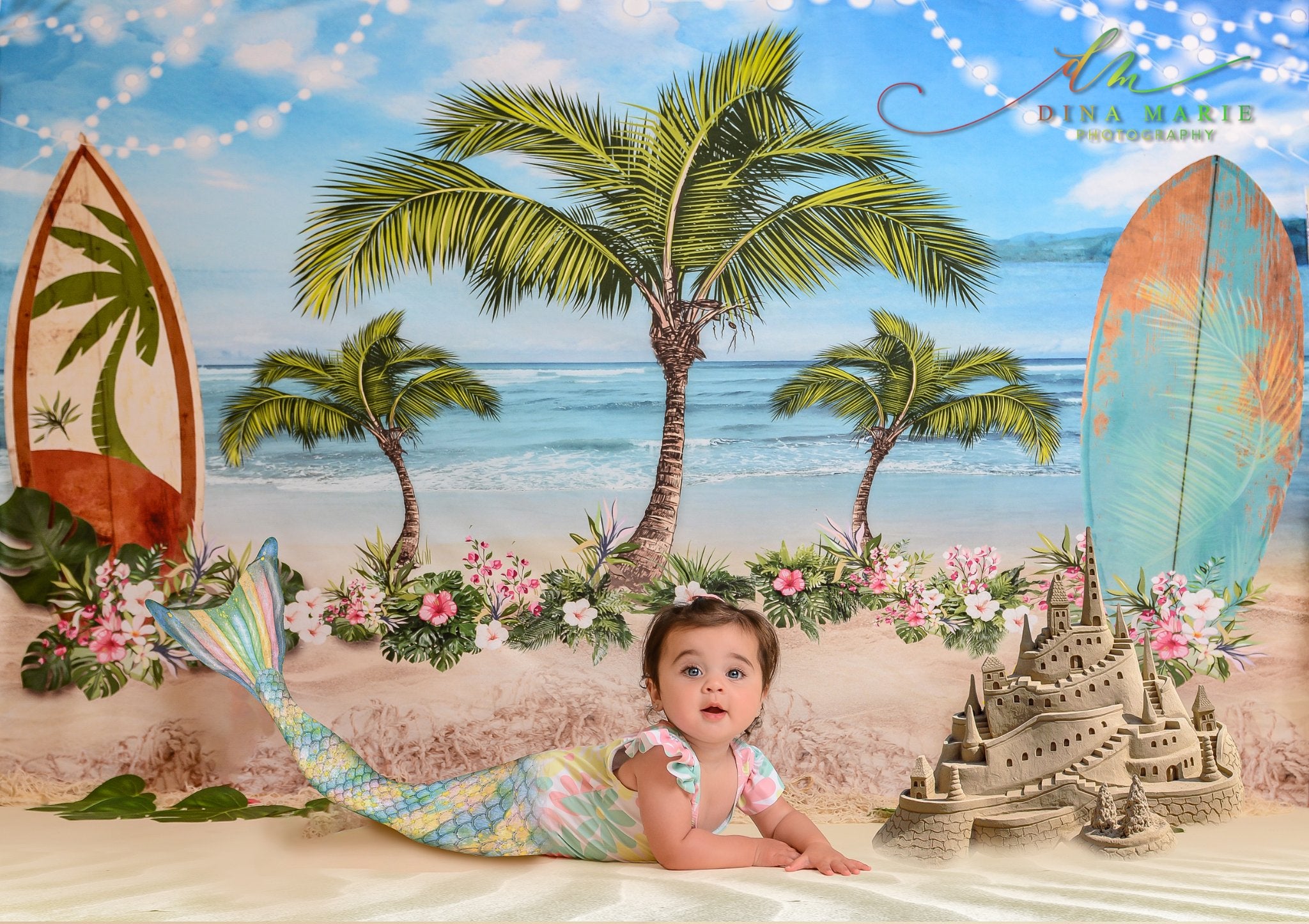 Kate写真撮影の夏の海辺サーフボード花の背景