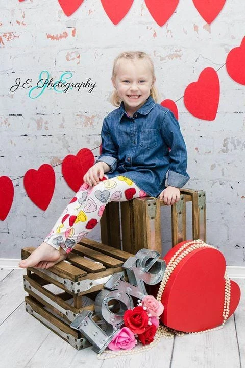 Kate レトロなレンガのバレンタインの背景 のデザインです JS Photography