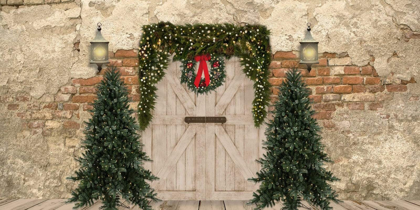 Kate クリスマスの背景レンガの壁のドアとクリスマスツリー