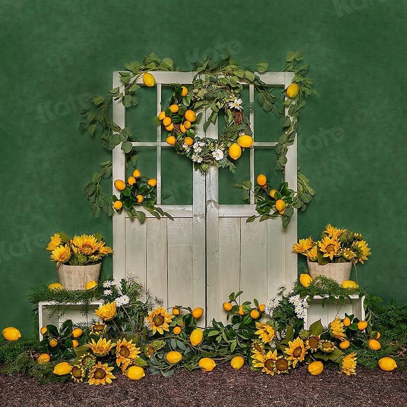 Kateケーキスマッシュ夏の背景レモンひまわり納屋のドアEmetselch設計