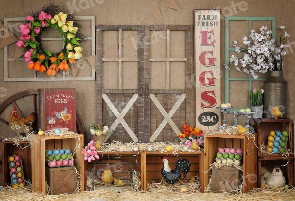 写真撮影のためのkateつの納屋のドアイースターカラフルな卵の背景