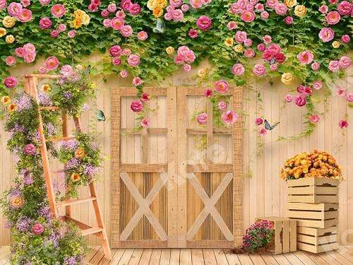 Kate 春の花の庭の木製のドアの背景By Ava Lee