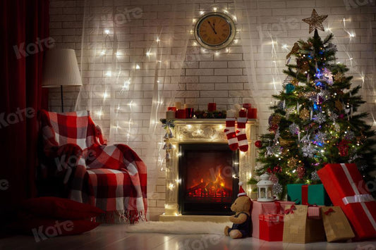 Kate 写真撮影のための暖炉の背景を持つクリスマスプレゼントデコレーションルーム