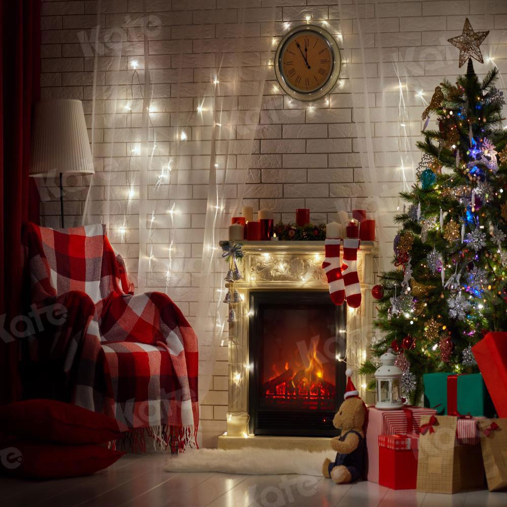 Kate 写真撮影のための暖炉の背景を持つクリスマスプレゼントデコレーションルーム